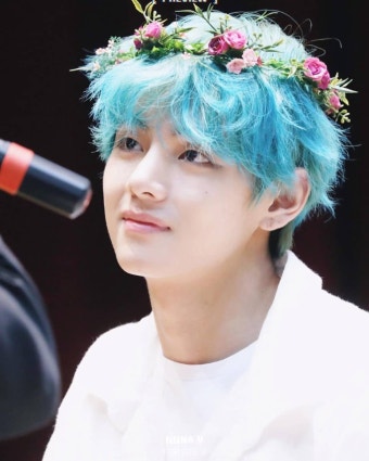 Pin by Scayva on KIM TAE-HYUNG V•김태형 | Kim taehyung, Taehyung, Handsome faces
