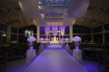 [웨딩쇼핑 직몰] [남산제이그랜하우스] - 성스럽고 고급스러운 에버홀 | Ceiling lights, Wedding hall, Chandelier