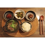 밥한그릇 뚝딱 자극적인거 먹지 않으려 노력중 매운음식이 무지 땡긴다 😰 #koreanfood #galbitang #onthetable #home… - 2020 | 밥, 한식