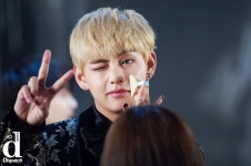 김 태형에 있는 Phuong Linhhㅋㅋㅋ님의 핀 | 방탄소년단, 노래, 아이돌