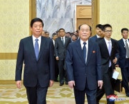 김영남동지가 중화인민공화국 당 및 정부대표단을 만났다