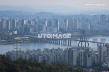 서울 도시 풍경  Yanggiri, 사진, 서울, 도시, 풍경, 고층빌딩, 한강, 한강변, 미세먼지, 황사, 스모그, 매연, 안개, 연무, 경관, 올림픽대교, 배경... 