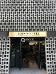 ROUND COFFEE 라운드 커피 시공: 에이엔티건설 주식회사 주소: 대전... 담아 음료와 베이커리를 수제로 준비하는 라운드 커피 입니다. | 건축