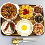 Instagram의 악질여사네집밥&술안주💘야매요리,홈쿡,한식,반찬님: “우렁강된장에 밥비벼먹기😋 . . 며칠전에 술을 얼마나 마셨는지😅 아주... 