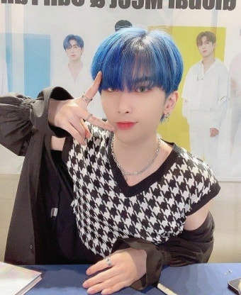 업텐션 이동열  | Pin pics, Global meet, Fans cafe