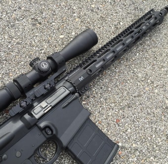AR-15 Handguards에 있는 핀