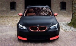 One for the girls! A tasty matte black and coral pink BMW M5 www.youlikecars.co.uk | 자동차