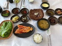 @leeriness on Instagram: “여행 오면 화장실을 못 간다.. 배가 아파도 나는 전부 먹었다.. 가기 전에 맛 좋은 것을 먹어 기분이 좋다.... 