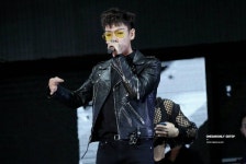 탑월드T.O.P WORLD on | Gd, top, Tops, Style