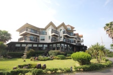 제주도호텔  제주도리조트  제주도펜션 모음에 있는 find jeju님의 핀