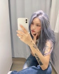 수아 on Instagram: “저의 머리색은 실제로 봐야 더 아름 답 우어요 @do_yu__ 💙 #애쉬블루 #애쉬 #염색” | Dyed hair, Hair... 