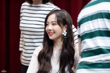 180729 판교글로벌R&D 센터  엘리스 혜성 2 pic  #ELRIS #엘리스 #혜성 #양혜선 #HYESEONG | Beautiful people, Beautiful, People