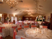 Stunning suites for your wedding breakfast at Pennyhill Park | 결혼식장