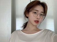 좋아요 7,180개, 댓글 11개 - Instagram의 （’-’*)(@onoinpeace)님: 선크림 샤샤샥 안경 쇼쇼쇽 | 눈 화장, 안경, 선크림
