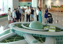 몽골대사관 성원들 과학기술전당 참관-《조선의 오늘》