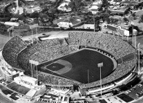 Stadium-ballpark-Sport에 있는 hyoungpill jough님의 핀