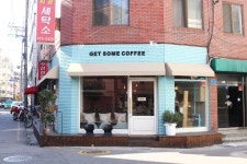 잠실/석촌호수카페 겟썸커피 GET SOME COFFEE | Cafe, Decor, Outdoor decor