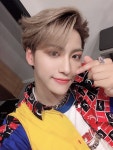 # ATEEZ ♡!에 있는 ➸ 𝐤𝐲𝐮𝐨𝐩𝐭𝐚님의 핀 | 빨간머리, 케이팝, 한국