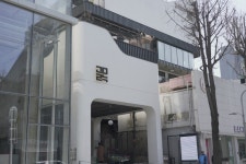 가로수길의 반란, 신사동 가로골목 | 인테리어, 램프, 자연스러운