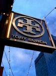TORY BURCH에 있는 핀
