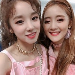 (G)I-DLE (여자)아이들 on Instagram: “[#우기] 여러분! 주말에 잘 보내셨나요? 첫 주 벌써 끝났는데 저는 너무너무 행복했습니다! 오늘부터 다시... 