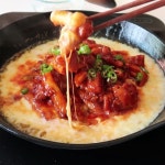 지니포차📍 on Instagram: “. 즐겁게 요리하고,맛있게 먹는 시간! . 꿍짝꿍짝 신나는 음악도 왠지 영상과 함께  딱딱 맞아 떨어져 (엄총)뿌듯... 