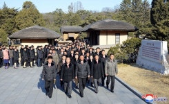 전국농촌청년작업반, 청년분조열성자회의 참가자들 만경대 방문, 평양시내 여러곳 참관(이미지 포함)