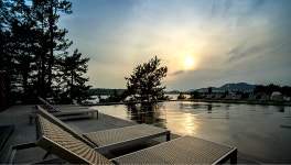 여수 핫플레이스, 수영장 있는 `라테라스리조트’ | Travel magazines, Outdoor decor, Outdoor