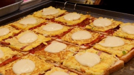 korean cheese egg toast / korean street food / 광복동 문토스트 - YouTube | Korean street food, Street food, Savoury food