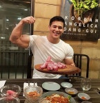 시절 #홍보를운동처럼 #헌신적으로 #리미트리스짐 #최성준 #강남피티 #역삼피티 #피티 #퍼스널트레이닝 #헬스타그램」 | Mens tops... 