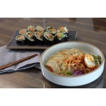 현미김밥 #비빔만두 #온더테이블 오랜만에 김밥이 너무... koreanfood #gimbab #mandu #onthetable” - 2020 | 밥, 비빔만두