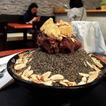 Black sesame bingsu with red beans and korean rice cakes 흑임자 빙수 @ Nunsongyee 눈송이 | 눈송이