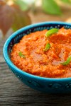 Geroosterde paprika met walnoten (Pečene paprike i oraha) recept | Smulweb.nl (onderdeel Jumbo) | Recept | Voedsel ideeën... 