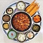 Instagram의 새댁의 집밥스타그램 🍚 집밥 / 요리 / 한식님: “월요일 저녁밥상🍚 . 어제는 쫄깃탱글 오동통한 #쭈꾸미 에 진하고 깊은 양념이... 