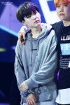 [BTS] 슈가 흑발 모음 (앓다죽을흑슈가) + 방탄 멤버들 머리색 #iHeartAwards #BTSARMY #BestFanArmy @BTS_twt | Yoonseok, Min... 