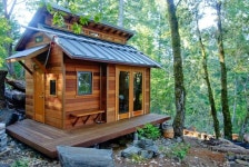 The Shed | 숲속 집, 작은 오두막