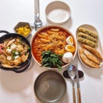 @limcho_table on Instagram: #제품제공 #임쵸식탁 맛있는거 많이... 출동🧡 떡볶이 먹을 땐 튀김이나 다른 것들을 늘 같… in 2023 | Food... 