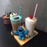 Photo by (@kimss0ya) on Instagram: Cookie monster @ beauty and the beast latte art at Viva Salon (#비바쌀롱)