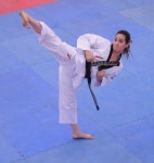 Taekwondo girl에 있는 Min Kim님의 핀 | 무술, 포즈 참조