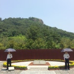 김해 봉화마을에 다녀 왔다. 눈시울이 뜨겁다. 인간적인 모습을 만났다. 전경이 수고가 많으십니다.