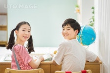 초등학생 384 PHO647, 유토이미지, 사진, 어린이, 사람, PHO647d, w10004, m20001, 2인, 아시아, 한국, 한국인, 동양인, 고학년, 학생, 중학생... 