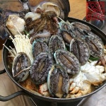 Abolone seafood soup (활전복해물탕) from Daewonga (대원가) in Jeju. More information can be found in the No.1 food guide in Korea... 