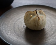 절의 菓子屋 | 동백역 하얀집 on Instagra（画像あり） | 春告鳥, 椿餅, 餅