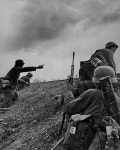 German troops rush to counter a Red Army ambush, 15 September 1941 | 세계 대전, 전쟁, 흑백 사진