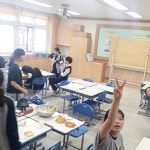 오늘의수업~ 와플을 만들어볼까? 반죽하고 굽느라 바쁨ㅋ 먹느라더바쁨ㅋㅋ 와플엔 아이스크림이딱~ 비주얼도훌륭해ㅎ... 