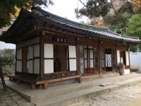 발톱에 할퀴어지든지 말든지 그대의 뿔에 박히든지 말든지 그래서 나의 마음이 있든지 말든지 등지고 소를 찾으리! #만해_한용운 #심우장 | 조각