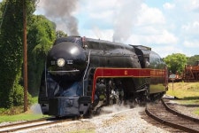 American Railroad에 있는 도현 정님의 핀