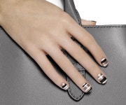 between the lines - essie looks | 네일