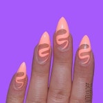 네일노리(NAIL NORI) | WITH THIS #FLOSSGLOSS 'PONY' #NAILART BY @noriandee !! SHOP THIS ELECTRIC PEACH PASTEL LINK IN BIO $8 + @amazon !…” | 네일