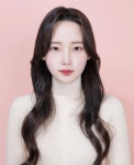 그믐달사진관 on Instagram: “복숭아빛 색상이 하얀피부랑 너무 잘어울리셨던 손님분🍑✲ﾟ*｡⋆♡ོ . . 4월예약 내일 낮 12시에... 